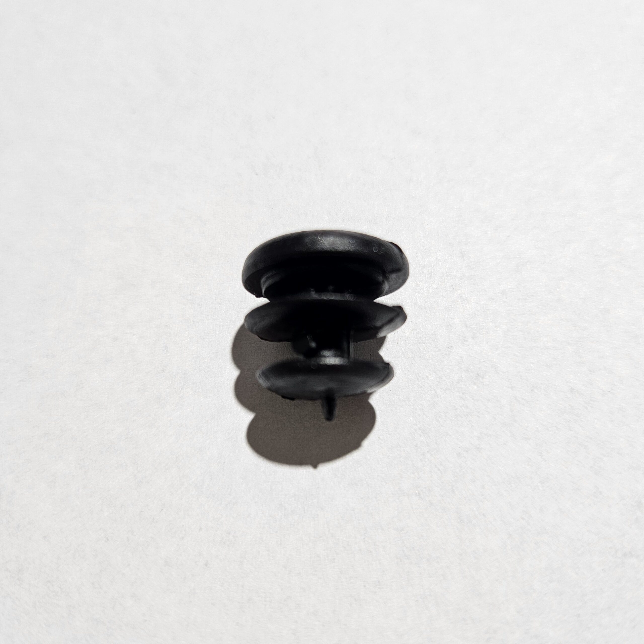 16mm int aletado negro1
