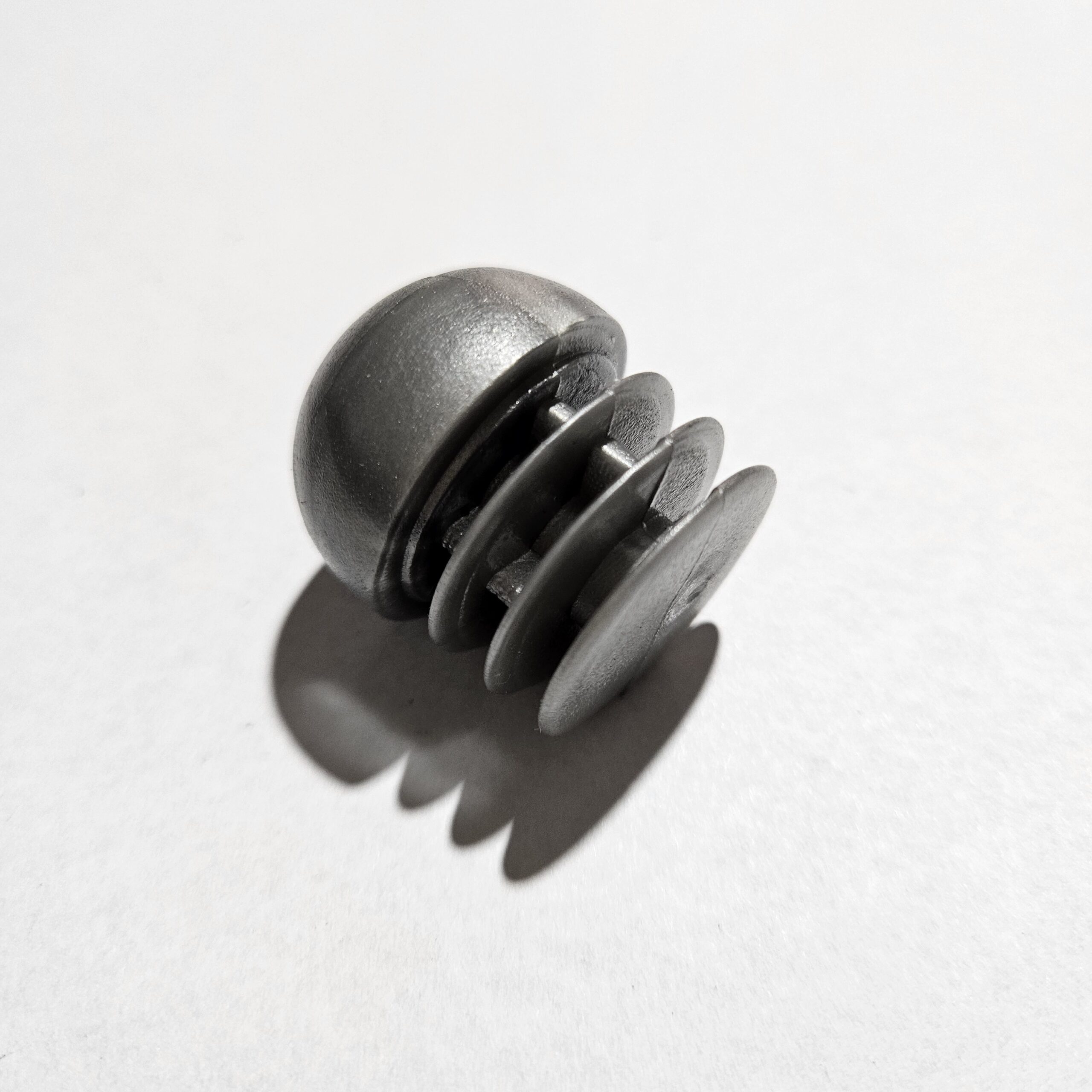 1_ media esfera gris2